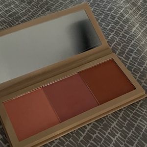 KKW Beauty blush palette